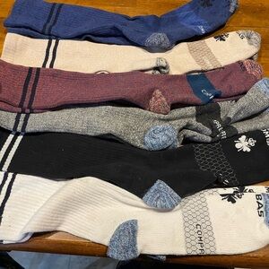 6 Pair Bombas. Compression Socks size L